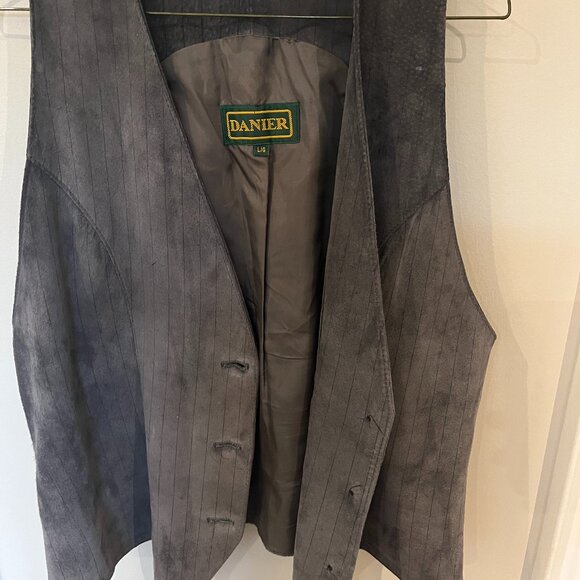 Suede Leather Men's size larger danier leather vest - Picture 1 of 4